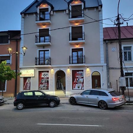 Lux Apartmani Bajova Cetinje Eksteriør billede