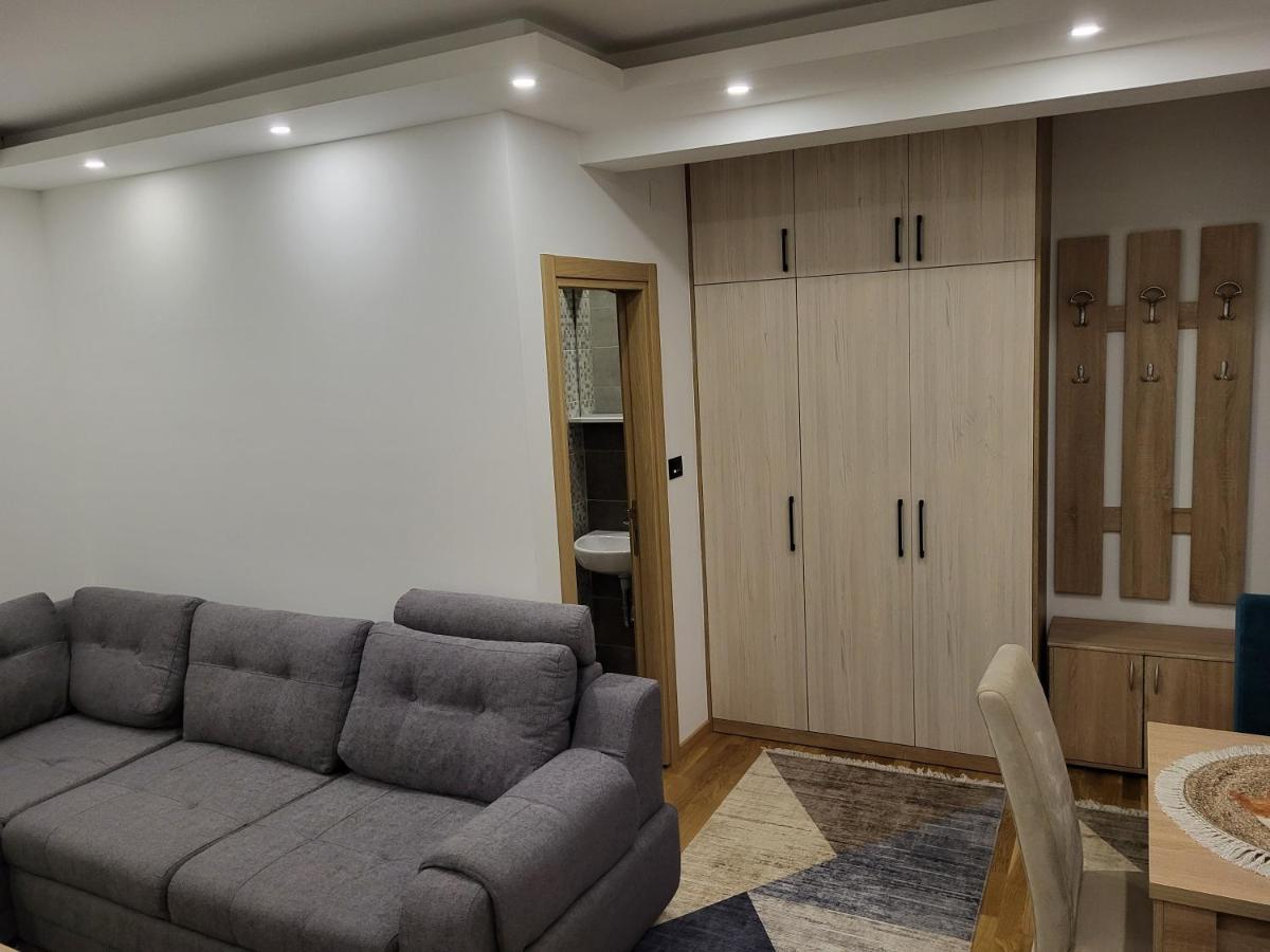 Lux Apartmani Bajova Cetinje Eksteriør billede