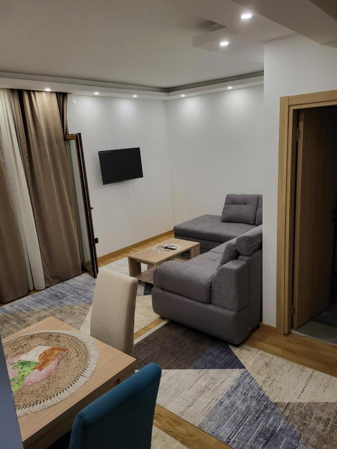 Lux Apartmani Bajova Cetinje Eksteriør billede